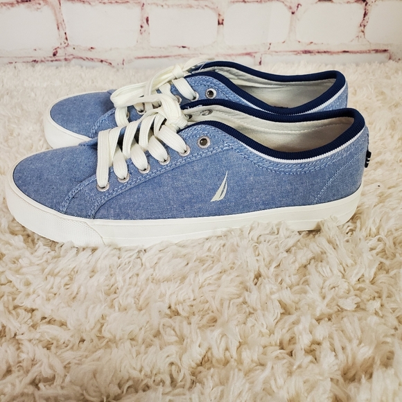 athletic boat shoes